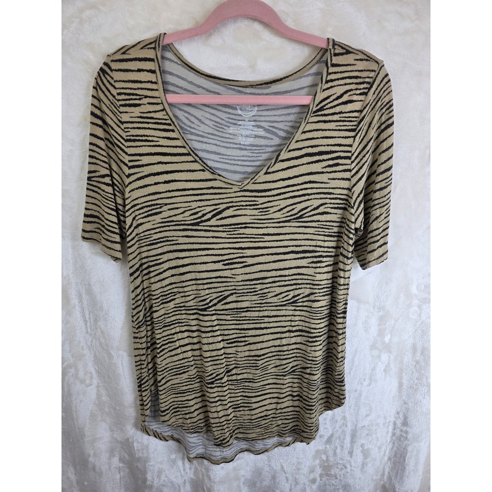 Maurices 24/7 Womens Animal Print V-Neck T-Shirt Tan Black Tiger Stripe Medium